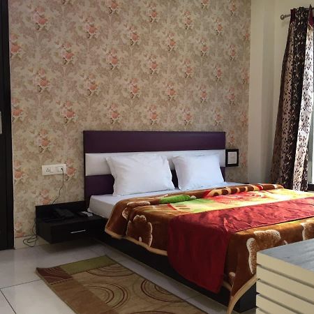Oyo 30415 Hotel White City Anandpur  Luaran gambar