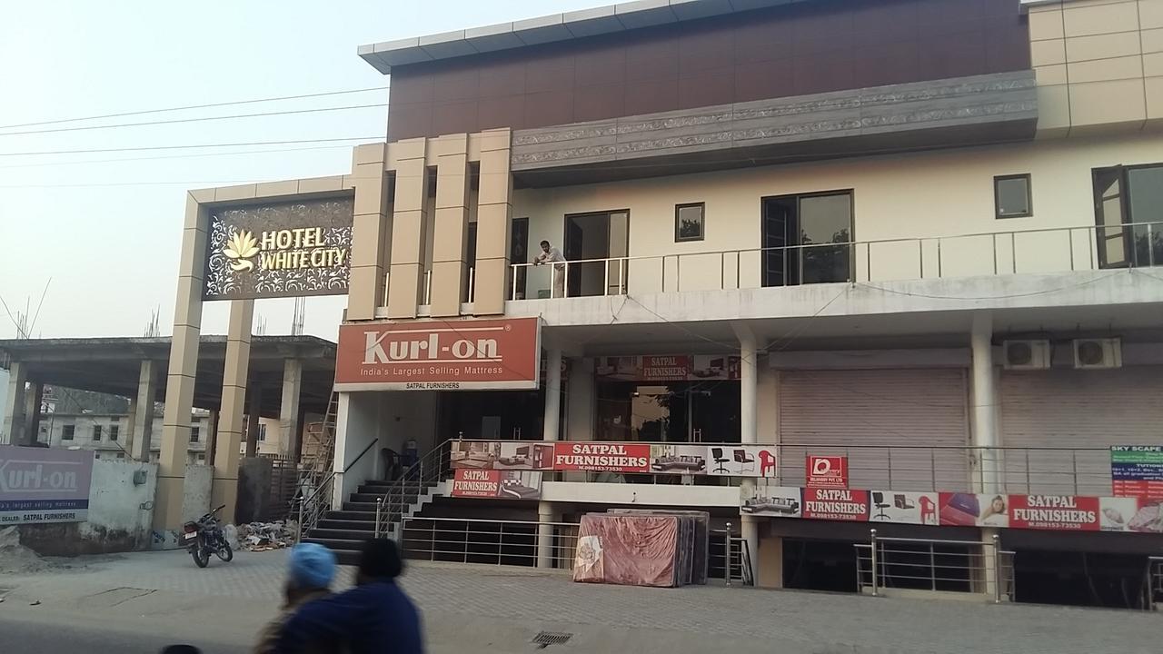 Oyo 30415 Hotel White City Anandpur  Luaran gambar